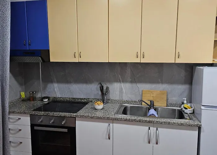 Geljus Apartment *