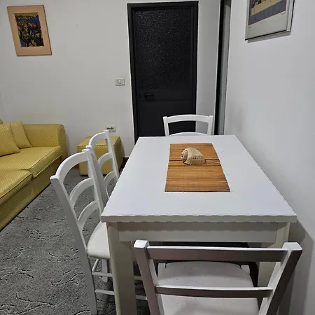 Geljus טיראנה
